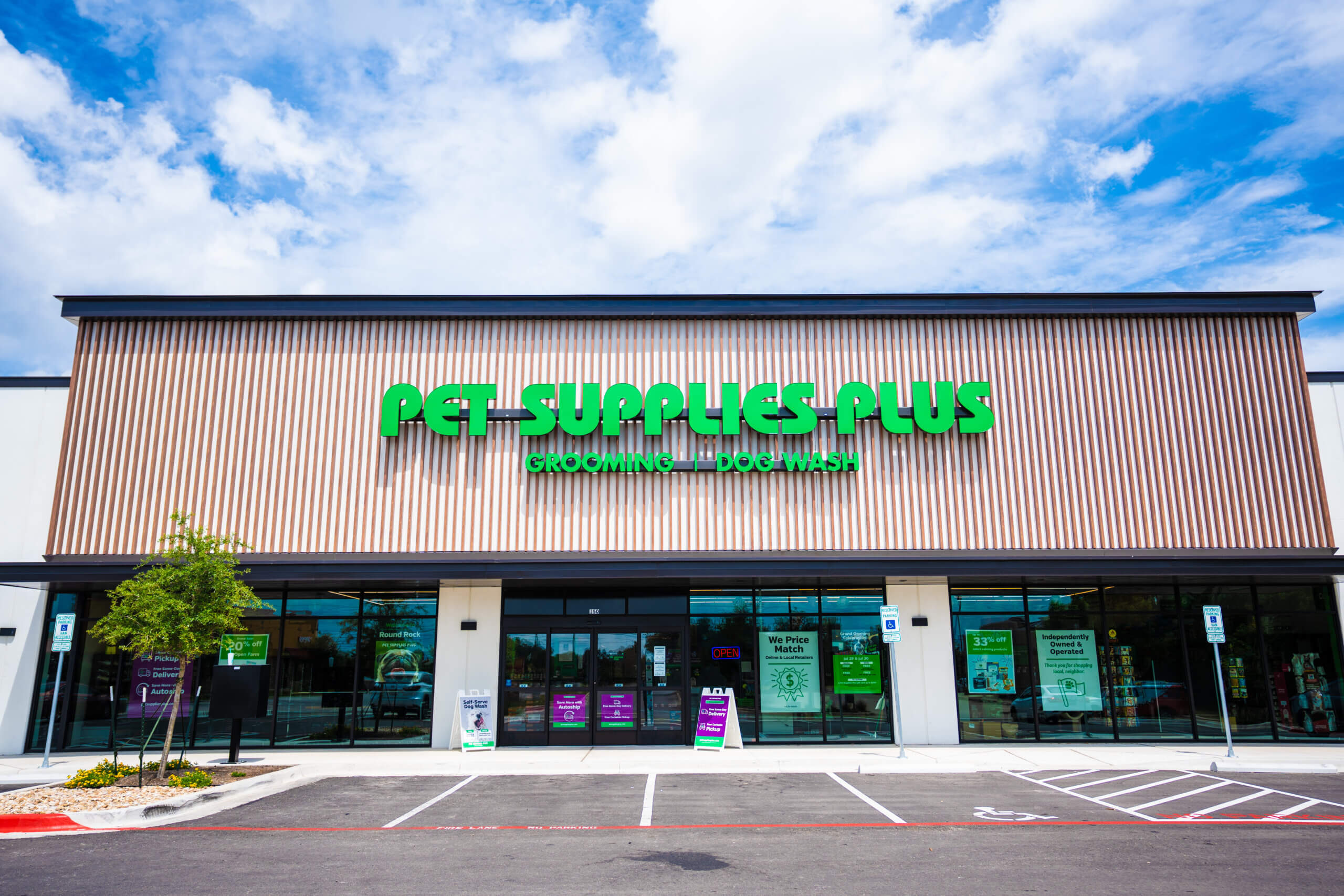 Pet Supplies Plus Opens First Round Rock Location Shop The Rock